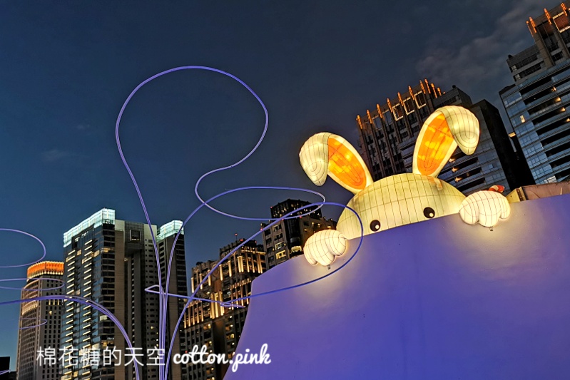 台中國家歌劇院空中花園三兔萌翻天！IG、臉書拍翻了～