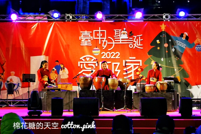 夢幻聖誕樹現身市府廣場！千位聖誕老公公大集合一定要來
