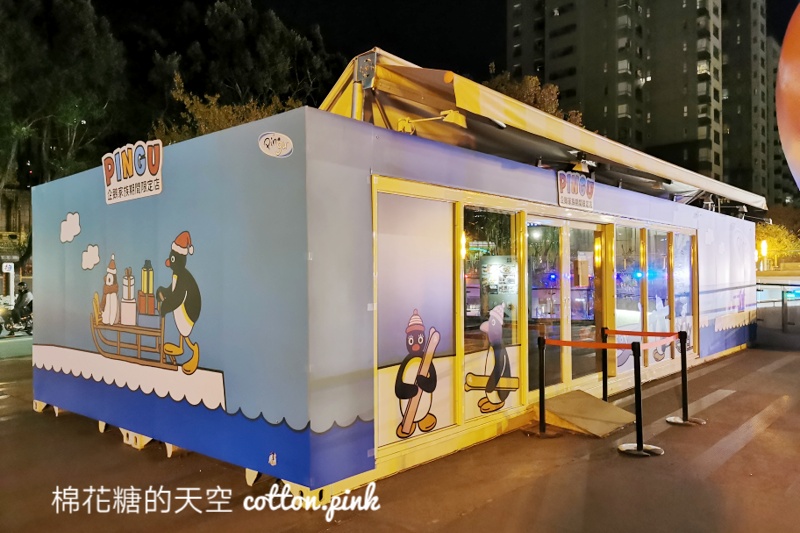 超大企鵝都現身台中街道～企鵝家族快閃店快來拍