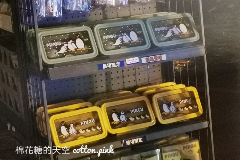 超大企鵝都現身台中街道～企鵝家族快閃店快來拍