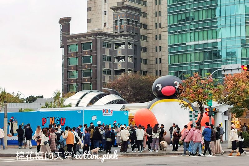 超大企鵝都現身台中街道～企鵝家族快閃店快來拍