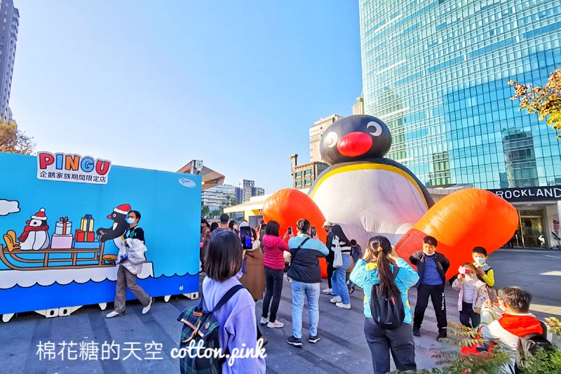 超大企鵝都現身台中街道～企鵝家族快閃店快來拍