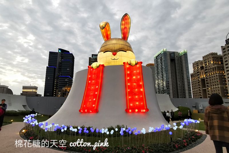 台中國家歌劇院空中花園三兔萌翻天！IG、臉書拍翻了～