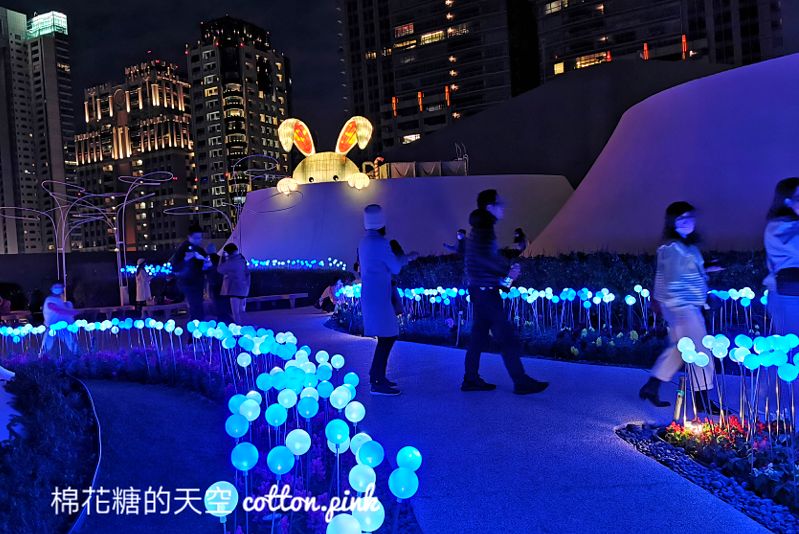 台中國家歌劇院空中花園三兔萌翻天！IG、臉書拍翻了～