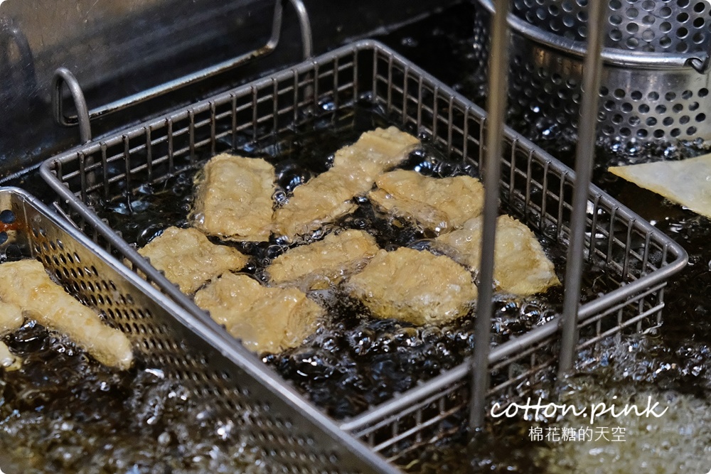 台中鹹酥雞推薦|徐家鹹酥雞香酥口感太迷人，少見蛋餅皮、黑輪片必點