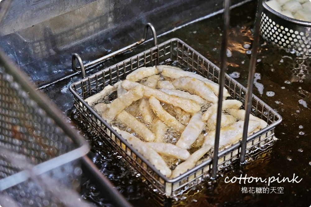 台中鹹酥雞推薦|徐家鹹酥雞香酥口感太迷人，少見蛋餅皮、黑輪片必點