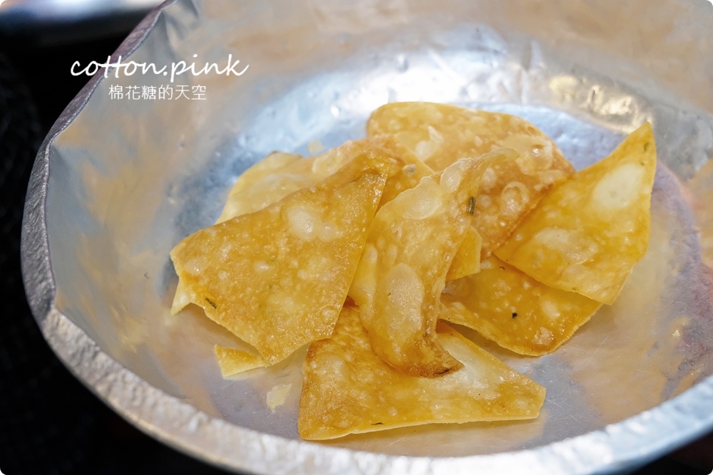 台中鹹酥雞推薦|徐家鹹酥雞香酥口感太迷人，少見蛋餅皮、黑輪片必點