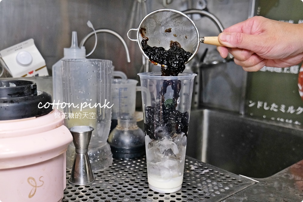 點茶三昧滿滿仙草條喝一杯就飽
