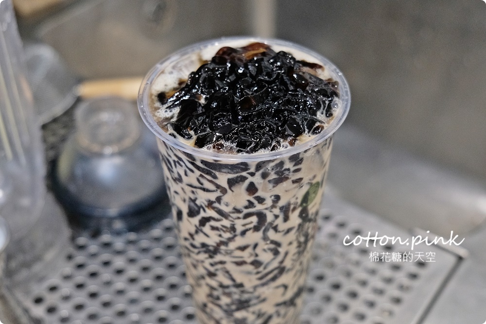 點茶三昧滿滿仙草條喝一杯就飽