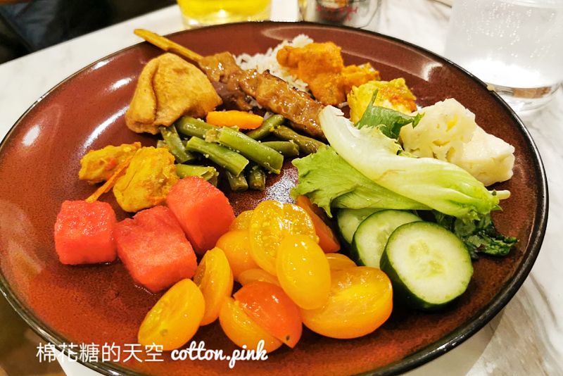 新加坡樟宜機場貴賓室-SATS內部開箱，自己煮叻沙～還有飲料、南洋料理