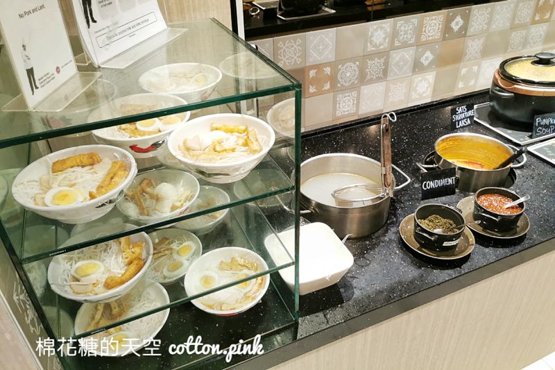 新加坡樟宜機場貴賓室-SATS內部開箱，自己煮叻沙～還有飲料、南洋料理