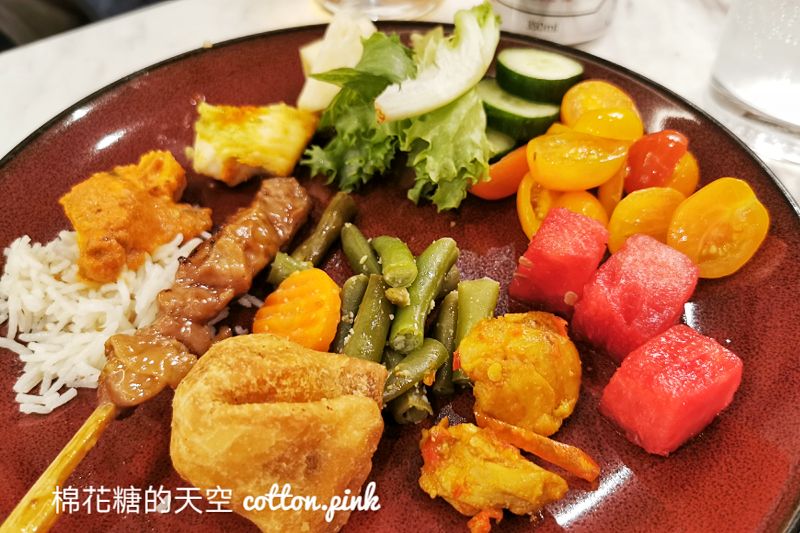 新加坡樟宜機場貴賓室-SATS內部開箱，自己煮叻沙～還有飲料、南洋料理