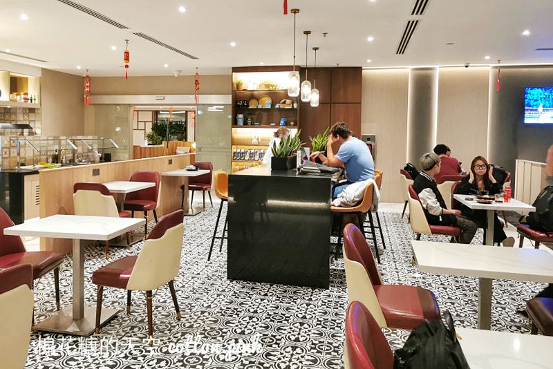 新加坡樟宜機場貴賓室-SATS內部開箱，自己煮叻沙～還有飲料、南洋料理