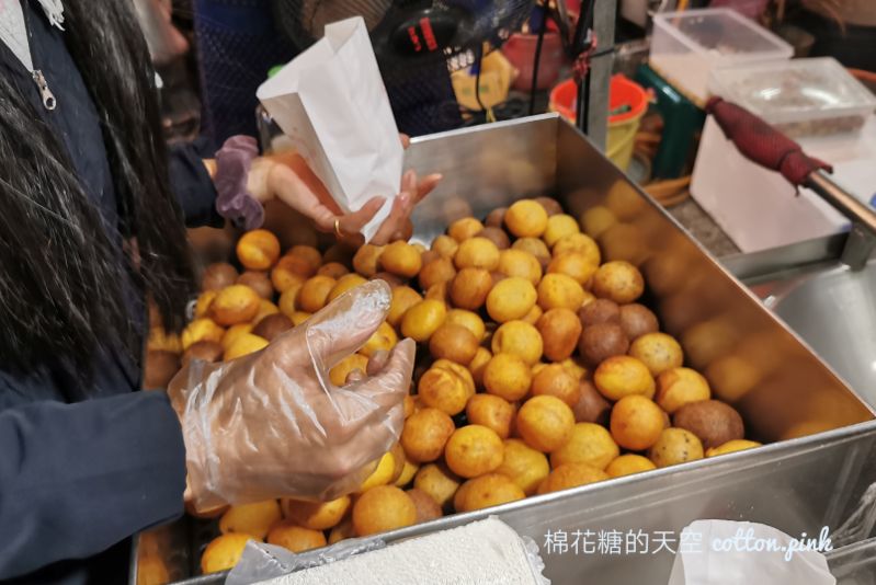 台中沙鹿超大地瓜球低調現身！地瓜王地瓜球三種口味份量實在～