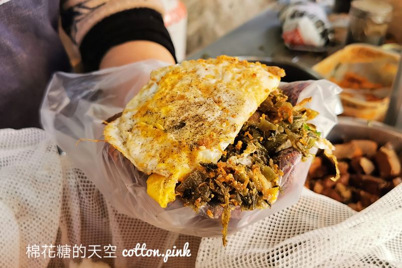 台中太平超狂爌肉飯糰超大顆！臻味登飯糰直接把爌肉包進飯糰裡