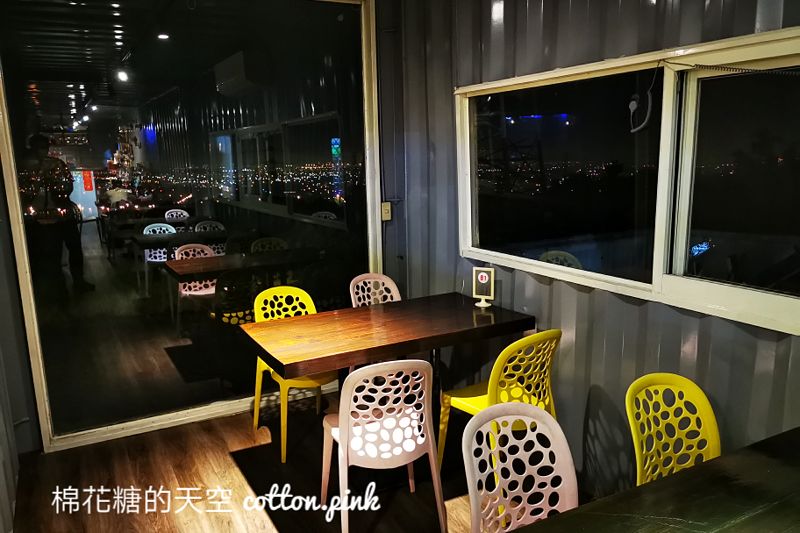 台中夜景推薦|向海夜景咖啡屋180度超美視野~樓上樓下都好拍！