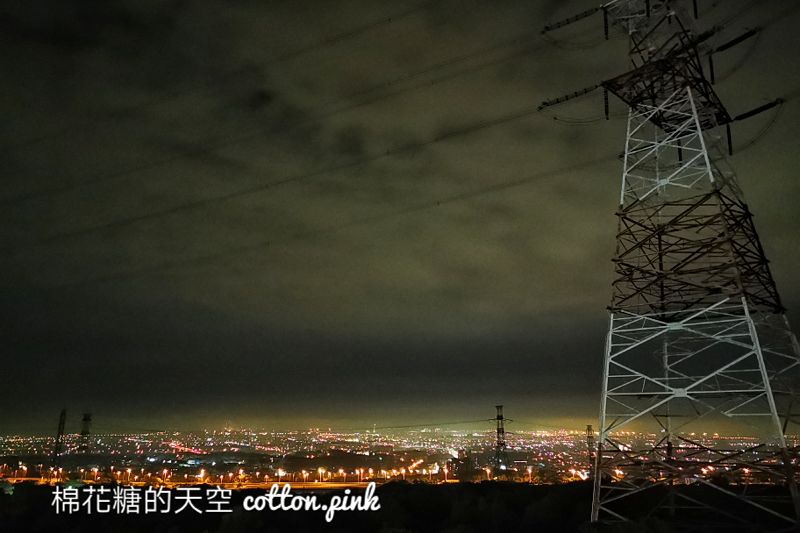 台中夜景推薦|向海夜景咖啡屋180度超美視野~樓上樓下都好拍！