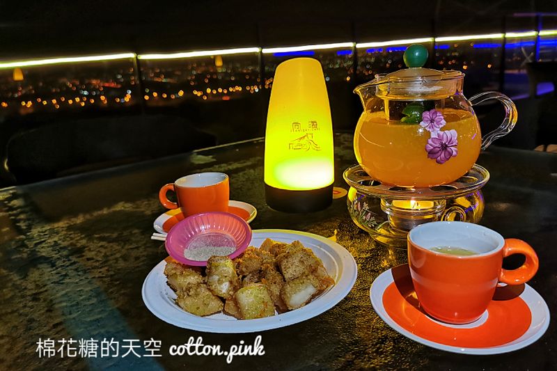台中夜景推薦|向海夜景咖啡屋180度超美視野~樓上樓下都好拍！