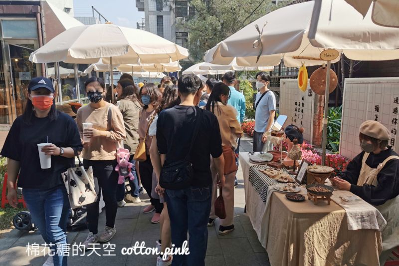 好好手感微笑市集來台中啦！只有兩天！大樹下逛市集好舒服～
