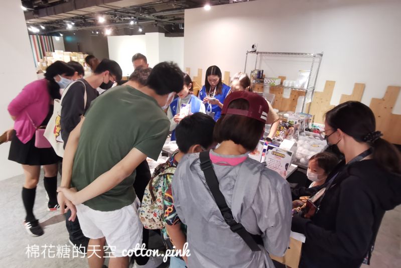 台中少見變色龍、守宮市集～室內展出近距離體驗快來逛！艸我的方向走來～只到週日