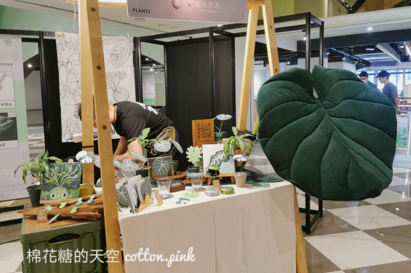 台中少見變色龍、守宮市集～室內展出近距離體驗快來逛！艸我的方向走來～只到週日