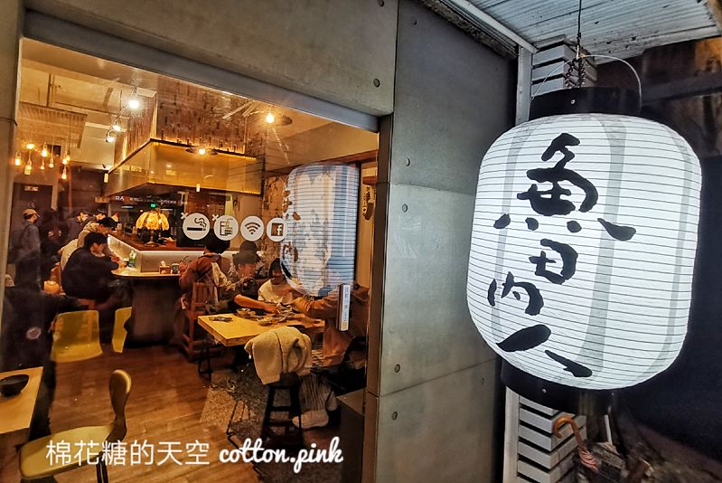 台中宵夜文青魯肉飯這裡吃！魚日內人炸鴨蛋爆漿畫面太邪惡！