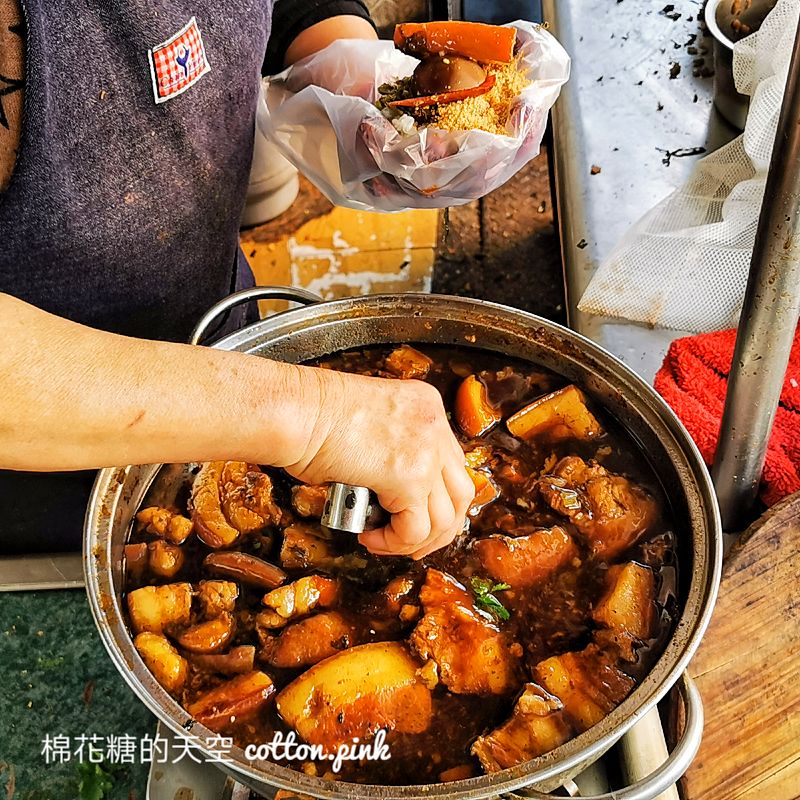 台中太平超狂爌肉飯糰超大顆！臻味登飯糰直接把爌肉包進飯糰裡