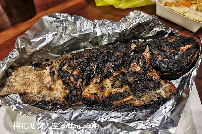 台中大慶夜市人氣烤魚攤-神鯛夯魚抹鹽現烤~打開有驚喜! 台中大慶夜市人氣烤魚攤-神鯛夯魚抹鹽現烤~打開有驚喜!