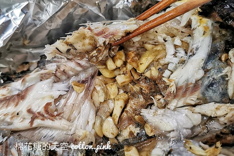 台中大慶夜市人氣烤魚攤-神鯛夯魚抹鹽現烤~打開有驚喜! 台中大慶夜市人氣烤魚攤-神鯛夯魚抹鹽現烤~打開有驚喜!