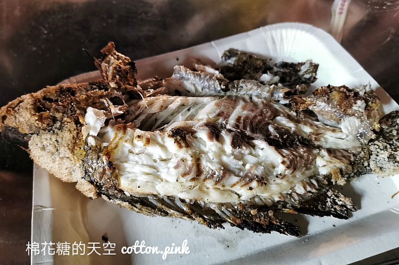 台中大慶夜市人氣烤魚攤-神鯛夯魚抹鹽現烤~打開有驚喜! 台中大慶夜市人氣烤魚攤-神鯛夯魚抹鹽現烤~打開有驚喜!