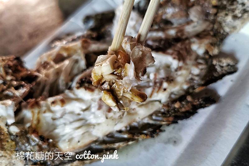 台中大慶夜市人氣烤魚攤-神鯛夯魚抹鹽現烤~打開有驚喜! 台中大慶夜市人氣烤魚攤-神鯛夯魚抹鹽現烤~打開有驚喜!