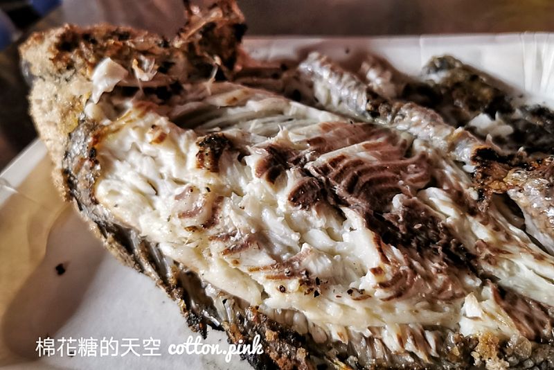台中大慶夜市人氣烤魚攤-神鯛夯魚抹鹽現烤~打開有驚喜! 台中大慶夜市人氣烤魚攤-神鯛夯魚抹鹽現烤~打開有驚喜!