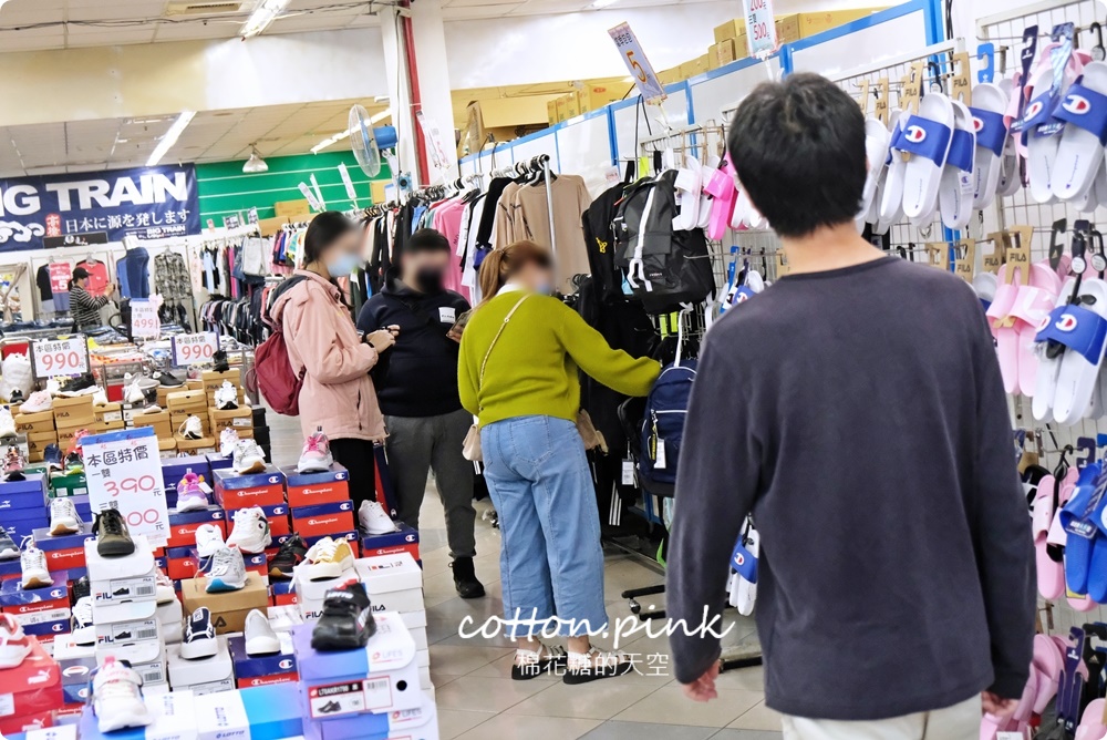 品牌運動鞋零碼特賣超級甜甜價！卡通童鞋、運動拖鞋不買搥心肝