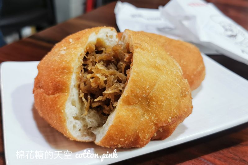 台中甜甜圈推薦|沒有招牌就在路邊～芋泥口味甜甜圈好吃耶