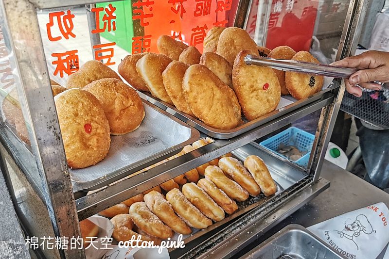 台中甜甜圈推薦|沒有招牌就在路邊～芋泥口味甜甜圈好吃耶