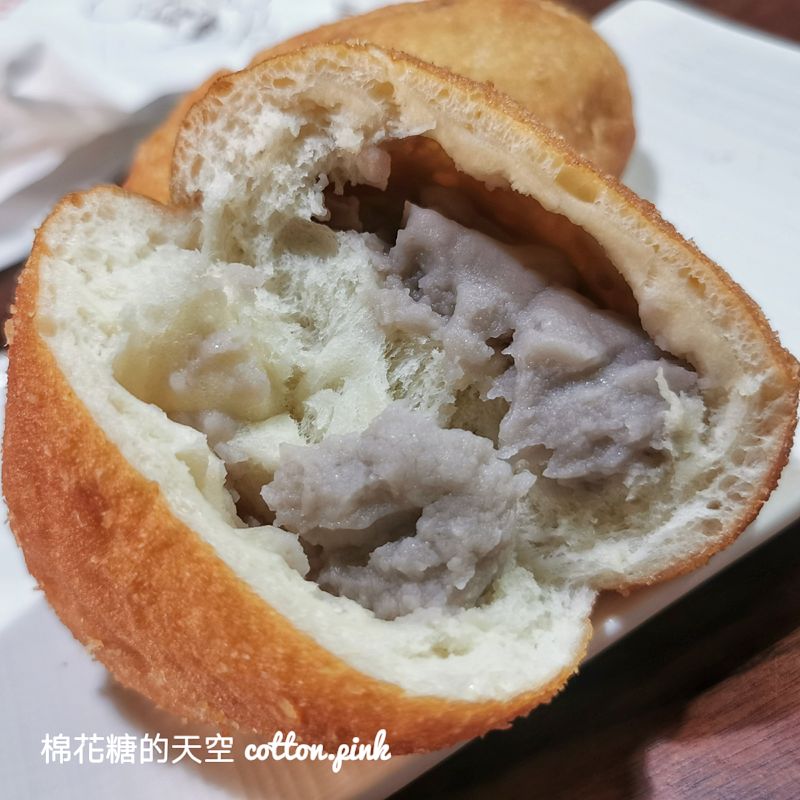台中甜甜圈推薦|沒有招牌就在路邊～芋泥口味甜甜圈好吃耶