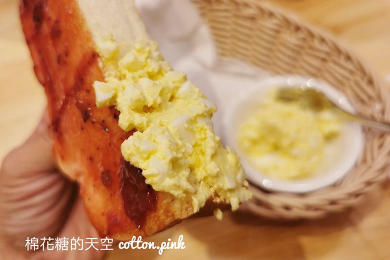台中最新客美多咖啡開在百貨地下室，早餐點咖啡飲料送吐司
