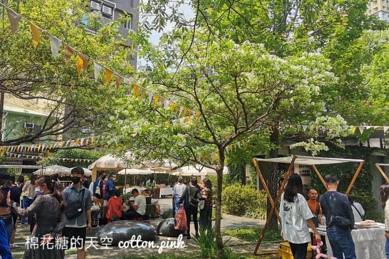 好好手感微笑市集來台中啦！只有兩天！大樹下逛市集好舒服～