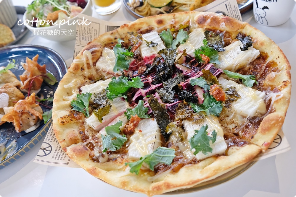 台中蔬食餐廳藏在小巷裡！純白狸窩餐廳還有少見全素手作披薩