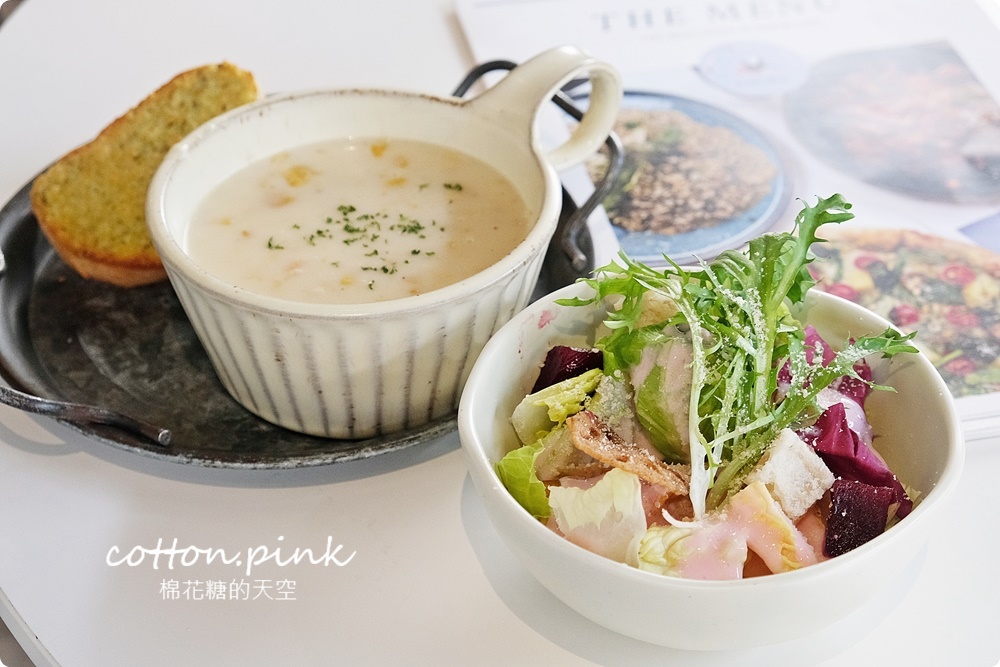 台中蔬食餐廳藏在小巷裡！純白狸窩餐廳還有少見全素手作披薩