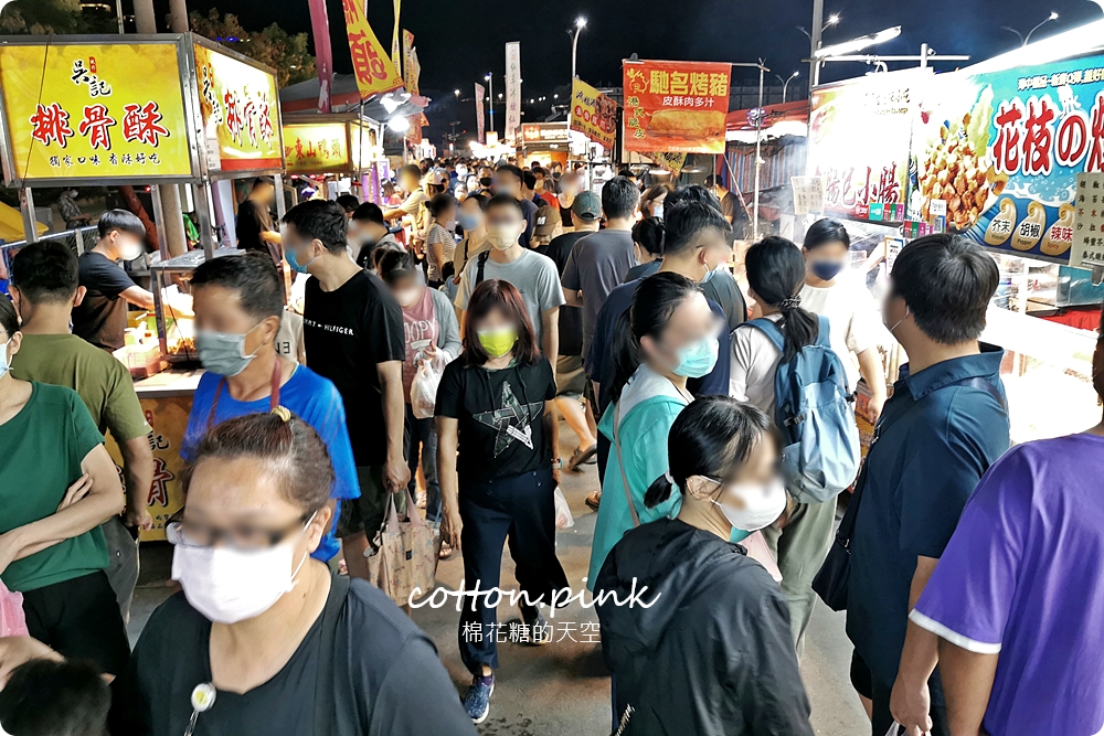 台中總站夜市必吃懶人包！週一也有開～波波食堂雞蛋仔吃起來！