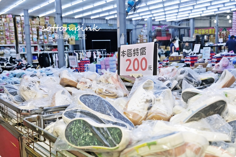 品牌運動鞋開倉特賣！卡通童鞋200元、運動拖鞋2雙300元～倉庫鞋款更齊全！