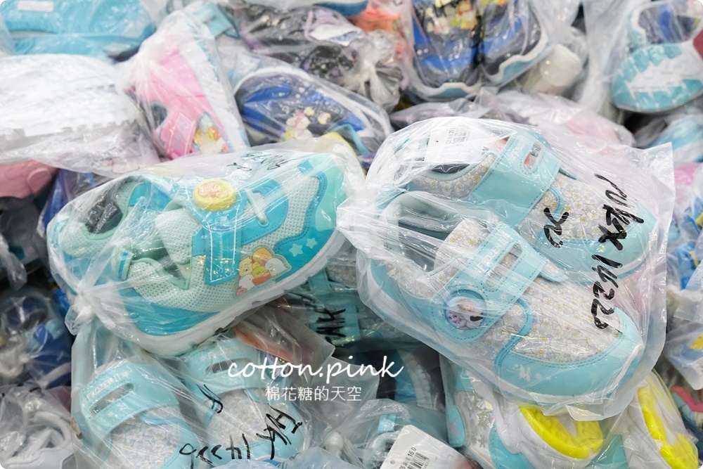 品牌運動鞋開倉特賣！卡通童鞋200元、運動拖鞋2雙300元～倉庫鞋款更齊全！