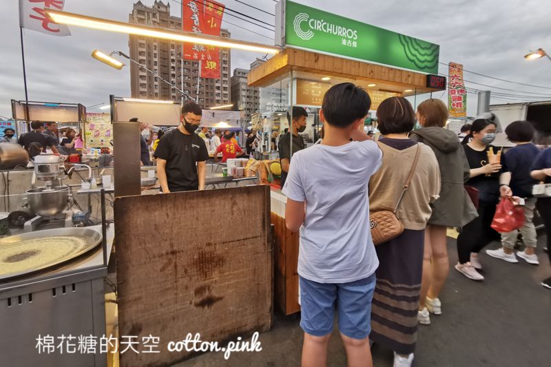 旱溪夜市超人氣大蚊香！現炸香酥油吉條超過十種口味喔！