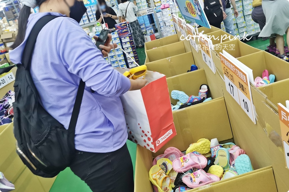台中大雅在地鞋廠母親節前甜甜價！涼鞋、童鞋、登山鞋買一送一快來搶