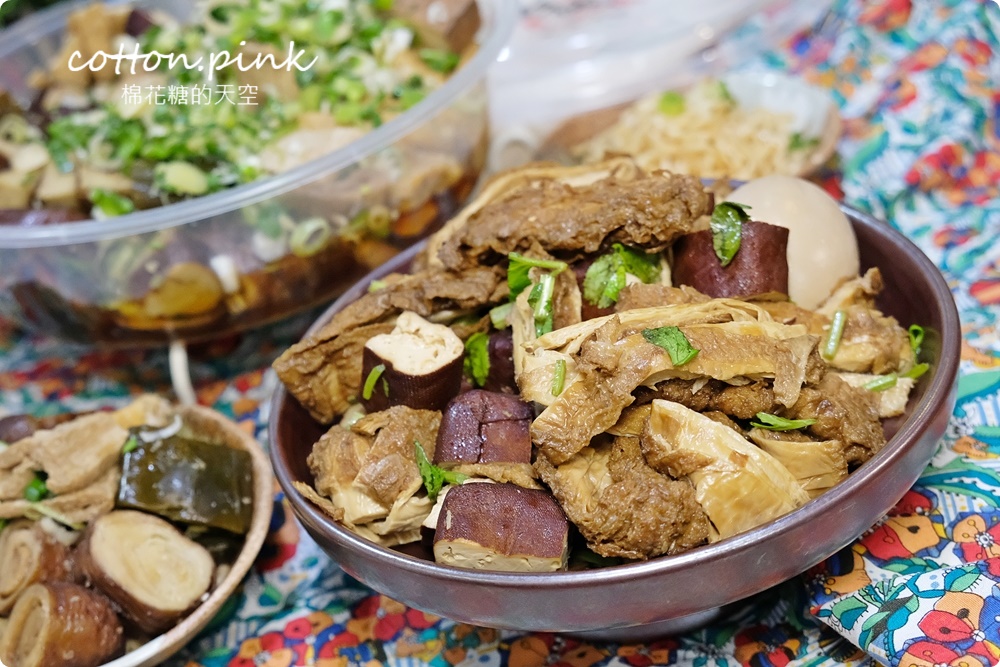 台中攤車美食～彭城豆干超大一盤！特製醬料滿滿蒜苗太好吃啦