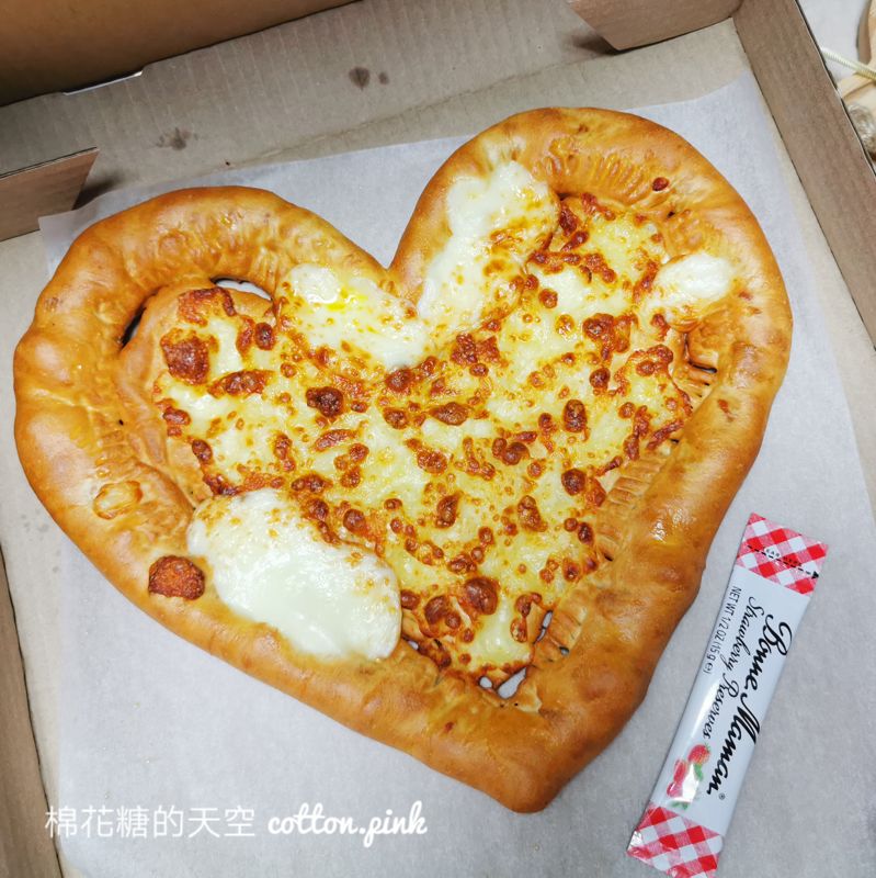 必勝客限時愛芝心圈圈很有梗！不只有圈圈還附草莓醬?!