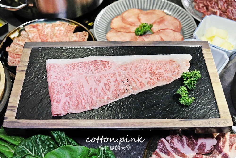 超神秘!台中火鍋一潤鮮切鍋物和牛現切~創意桌邊料理必點 超神秘!台中火鍋一潤鮮切鍋物和牛現切~創意桌邊料理必點