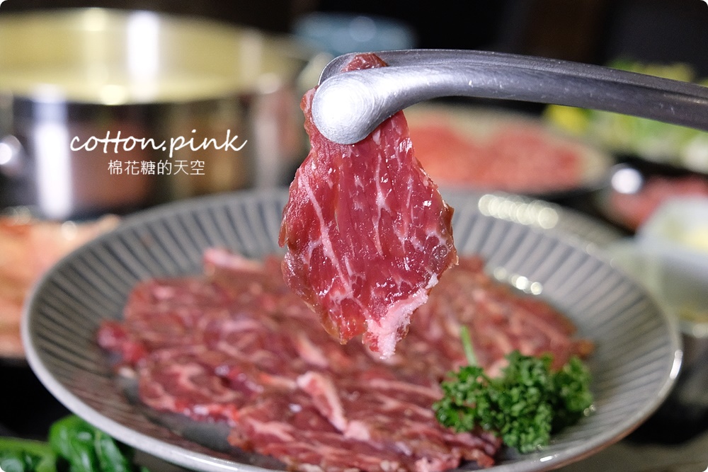超神秘！台中火鍋一潤鮮切鍋物和牛現切～創意桌邊料理必點