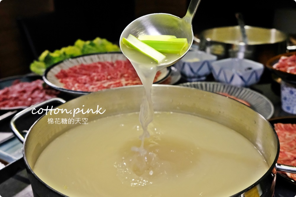 超神秘!台中火鍋一潤鮮切鍋物和牛現切~創意桌邊料理必點 超神秘!台中火鍋一潤鮮切鍋物和牛現切~創意桌邊料理必點